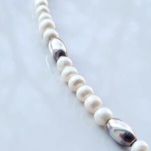Ketting Zoetwaterparel Cultivé & Zilveren Bollen – 925 Zilver
