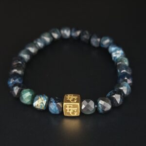 Herenarmband blauwe tijgeroog (facet) & hematiet 7mm met s925 gold plated logo blok