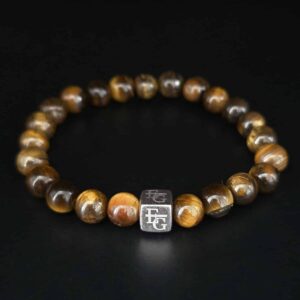 Herenarmband tijgeroog 8mm met gold plated s925 logo blok